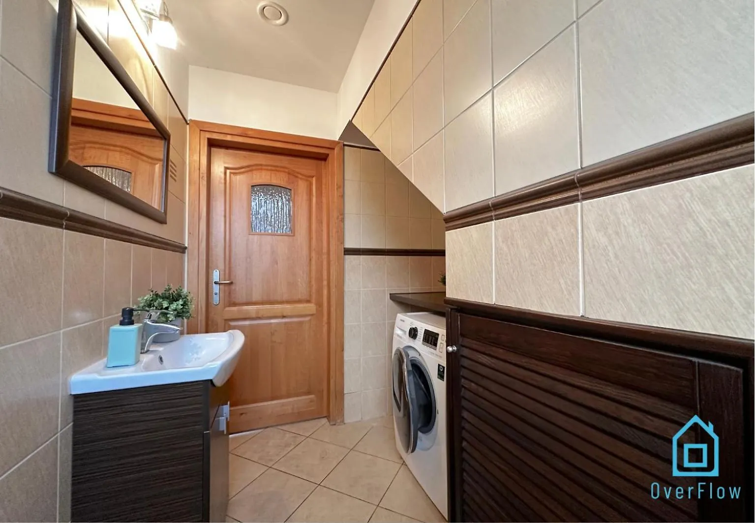 Movie Room - Charming Place, 15 Minutes To Gdansk Old Town & 5 Minutes To Seaside Homestay
